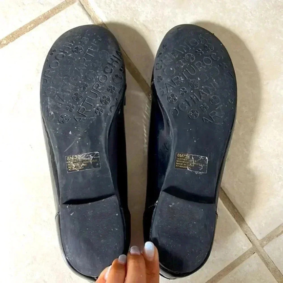 Black patent leather  loafers - Picture 9 of 12